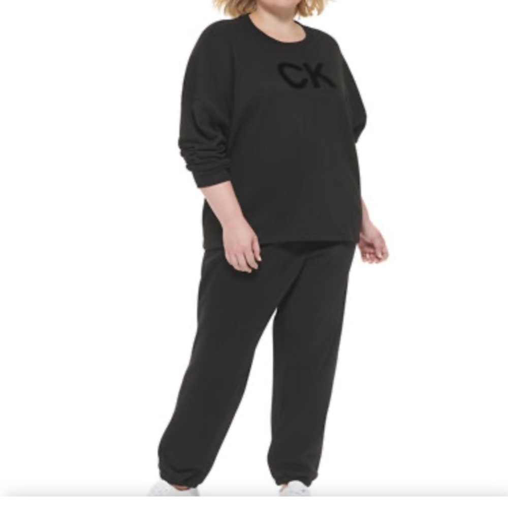 CK PERFORMANCE SWEATSHIRT WOMAN’S SIZE 2X, BLACK, SUPER COMFY RELAXED FIT, CREW